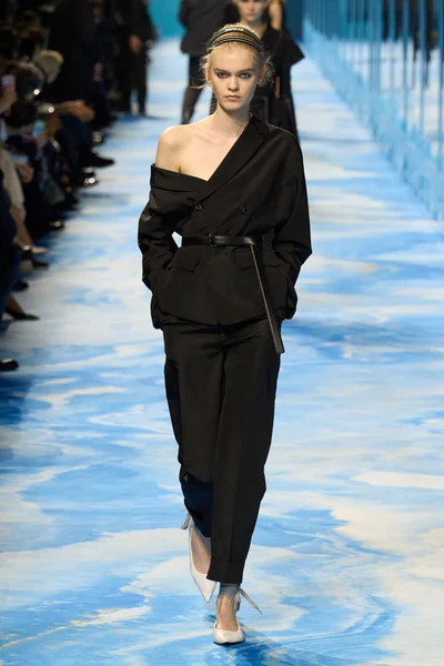 Look 4